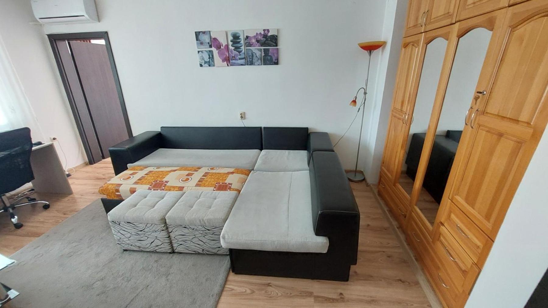 3 Apartment, Center, 1st Floor, Aubg, Free Parking, Pc I5 Ssd, 3 Led Tvs 200 Channels, Wifi, Terrace, Easy-late Check-in, Before Greece * Blagoevgrad