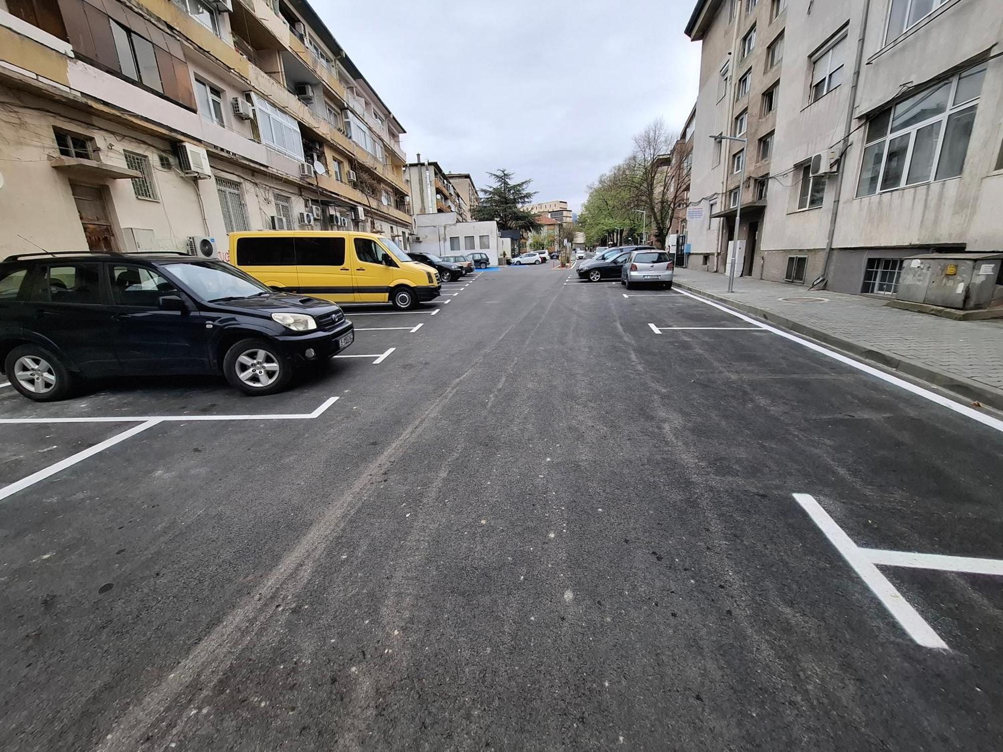 3 Apartment, Center, 1st Floor, Aubg, Free Parking, Pc I5 Ssd, 3 Led Tvs 200 Channels, Wifi, Terrace, Easy-late Check-in, Before Greece Appartamento